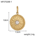 Detail eines runden Edelstahl-Anhängers mit Perle, Abmessungen 1,8 cm x 1,5 cm gezeigt - Gold Künstliche Perle Eingelegt Runder Anhänger (WP37028B-1)