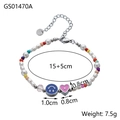 Detalle de pulsera de cuentas con piedras de colores, perlas y dije de carita - Cuentas Multicolor Cara Sonriente Azul (GS01470A)
