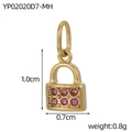 Detalle de dimensiones del colgante de candado dorado con circonitas rosas brillantes - Colgante de Cerradura de Corazón Rosa (YP02020D7-MH)