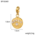 Dettaglio del ciondolo Evil Eye dorato con strass bianchi e chiusura a moschettone - Stile Tondo con Strass (BP1654B1)