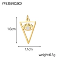 Dettaglio ciondolo occhio del diavolo dorato a triangolo con misure 1.6cm x 1.1cm e peso 0.5g - Stile Ciglia Triangolari (YP33599D2K0)