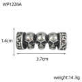 Detailed size view of gothic three-skull stainless steel pendant with vintage silver finish - Linked Skull Row Style (WP1228A)