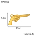 Detailansicht eines goldenen Revolveranhängers aus Metall mit präzisen Texturen und Details - Revolver (HP2495B)