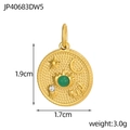 Makroaufnahme der Maße 1,9x1,7cm vom goldenen Evil Eye Anhänger mit grünem Edelstein - Himmlische Medaillon Grüne Stein (JP40683DW5)