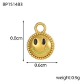 Makro-Detail eines 0,8 cm goldenen Smiley-Anhängers aus Edelstahl für DIY-Schmuck - Rosa Smiley (BP1514B1)