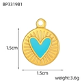 Dettaglio del ciondolo a cuore da 1,5 cm con smalto blu e trama a raggiera dorata - Stile Cuore Raggio di Sole Celeste (BP3319B1)