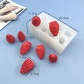 Detailansicht der Erdbeere-Silikonform mit 8 Kavitäten und Maßen für Kerzenherstellung - 8-Kammer Erdbeere Form - Semi-transparent
