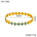 Detailoverzicht van de 0,8 cm brede klaverarmband met lichtblauwe strass-steentjes - Gouden Stijl - Hemelsblauwe Strass (HZ1170B5)
