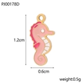 Dimensioni ciondolo cavalluccio marino con altezza 1,2 cm per gioielli fai-da-te - Stile Cavalluccio Marino Rosa e Bianco (PJ00178D)