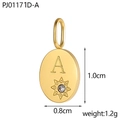 Detaillierte Makroansicht eines vergoldeten Buchstabe A Anhängers mit Maßen 1,0cm x 0,8cm - Buchstabe A