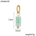 Dettaglio del mini ciondolo in pietra naturale cilindrica da 1,3 cm x 0,5 cm e peso 0,5 g - Stile Verde Chiaro (ZP44831B7)