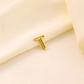 Pendentif lettre T doré évidé minimaliste avec une finition métallique polie brillante - Lettre évidée T
