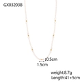 Detalle de collar de perlas con dimensiones 1,5x0,5cm y cadena de 41+5cm largo - Estilo Perlas de Espaciado Doradas (GX03203B)