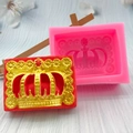 Molde de silicona rosa con forma de corona para decorar pasteles y dulces caseros - Rosa