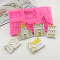 Rosa Silikonform mit Architektur-Motiv für weiße Gips-Häuser und Schneemann-Bastelarbeiten - Rosa