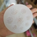 Stampo rotondo in silicone bianco con diverse rose per decorazione torte e candele - 3924-Trasparente / Trasparente