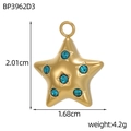 Vue détaillée d'un pendentif étoile pentagramme doré avec pierres bleues et dimensions - Pendentif Étoile Strass Bleu (BP3962D3)