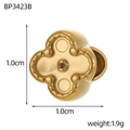 Vue macro du pendentif trèfle doré avec dimensions de 1,0 cm et poids de 1,9 g - Trèfle Mat (BP3423B)
