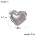 Vista dettagliata del ciondolo a cuore argento con dimensioni 1,0x0,8cm e peso 0,9g - Perlina a Cuore Irregolare Texture Lava (BP2804A)