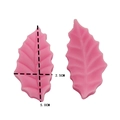 Detailed macro view showing pink silicone leaf mold dimensions 5.0cm by 2.5cm - Universal Leaf (2299)