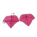 Detailed size view of pink leaf silicone mold showing veins texture, 7.0cm by 5.1cm - Universal Style (3340)