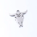Pendentif tête de taureau en acier inoxydable argenté mat avec design ajouré - Acier