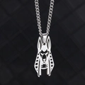 Pendentif Anubis égyptien en acier inoxydable argenté avec design ajouré pour hommes - Anubis Couleur Acier Chaîne Gourmette