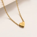 Collar con colgante de corazón dorado con la letra N grabada en una fina cadena de eslabones - Letra N-45cm