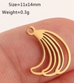 Macro shot of gold banana-shaped hollow pendant with detailed size and weight specs - Banana Shape - Gold (DY1274-2)