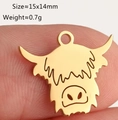 Macro-opname van 15x14mm gouden roestvrijstalen Highland koe hanger voor sieraden - Hooglander Koe Vorm (DY1302-2)