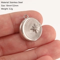 Pendentif étoile en acier inoxydable argenté avec texture rayon de soleil et cristal - Médaillon Rond Étoile Strass (DY1341-1)