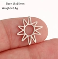 Ciondolo a stella solare in acciaio inossidabile lucido 15x15mm per gioielli fai-da-te - Forma di Raggio di Sole (DY1366-1 Acciaio)