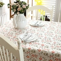 Florale Tischdecke mit Vogelkäfig-Muster aus Polyester-Baumwolle im Landhausstil - 60x60cm / Rosa Vogelkäfig Mit Gesäumtem Rand