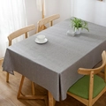 Mantel de lino gris moderno e impermeable sobre mesa de madera en ambiente hogareño - Estándar / Gris
