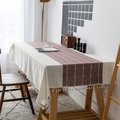 Mantel nórdico a rayas y cuadros, patchwork crema y marrón rojizo con elegantes borlas - 140x140 / Base Blanca Raya Morada Con Borlas