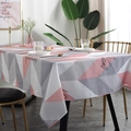 Mantel impermeable de poliéster con patrones de triángulos geométricos rosa y gris - 100x135 / Rosa Argyle