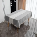 Mantel rectangular gris con patrón de ondas blancas y borlas tejidas en color crema - 100x140cm / Gris Onda Borla