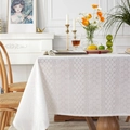 Nappe en dentelle blanche de style champêtre avec broderie creuse et bord ondulé - 90x90cm / Boule Ajourée Florale