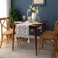 Runner da tavola etnico con motivi geometrici colorati e nappe di cotone bianco - 34x140 / Grande Diamante Blu