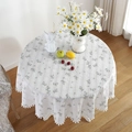 Mantel redondo de algodón blanco con motivos florales verdes y detalles de pompones - Diámetro 90 / Patrón de Lila con Pompón