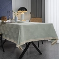 Nappe jacquard géométrique vert clair moderne avec d'élégantes franges à pompons - Light Green Striped Grid