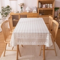 Nappe élégante en dentelle blanche avec motif jacquard vintage et bords festonnés - 60x60cm / Blanc (Losange en Soie Brillante)