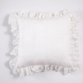 Weißer Kissenbezug aus Baumwolle mit Spitzenstickerei und romantischen Rüschenbesatz - 45*45 Kissenbezug (Ohne Kern) / Pompon Kleine Blume Mit Rüschen