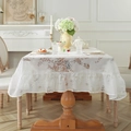 Mantel de encaje blanco con estampado floral marrón y elegantes bordes rizados - 90x90cm / Malla de Flores con Volantes
