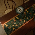 Runner da tavola blu scuro con motivi di limoni e bordo arancione decorativo - 35x120 / Stile Limone (Nappina Caffè)