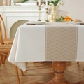 Nappe rectangulaire ivoire avec motif jacquard à chevrons marron café et texture - 135x100 / Vagues Blanc Café