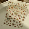 Dettaglio di adesivi per unghie YT3725 vintage con motivi di rose e donne in rilievo - YT3725 Rilievo