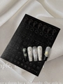 Halloween-serie metalen esdoornblad nagelstickers op zwart vel met bijpassende nageltips - Esdoornblad YT104