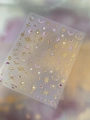 Detail von Goldfolien-Nagelaufklebern mit Mond- und Sternenmotiven in Lila-Optik - Goldprägung Stern Mond Stil (YT7156Me) / Gold