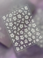 Minimalistische weiße 5D-Blumen-Nagelaufkleber mit 3D-Prägung und floralen Mustern - Weiß (YT7253)